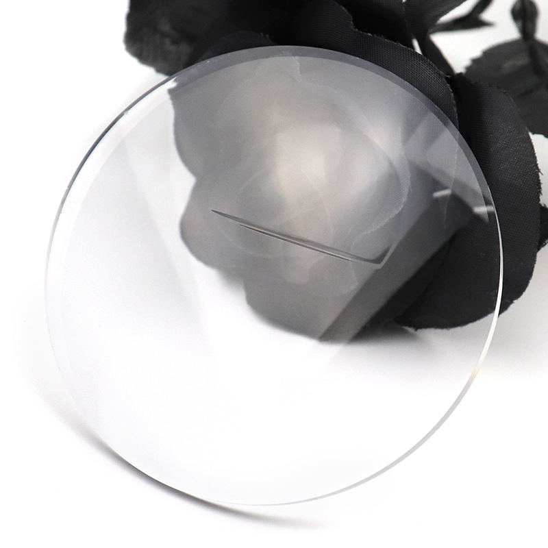 1.56 bifokalna leća s ravnim vrhom HMC