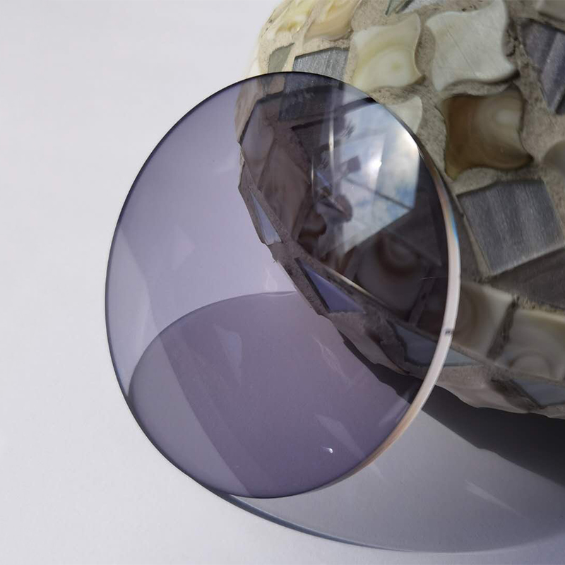 1.67 Fotokromatska leća SHMC