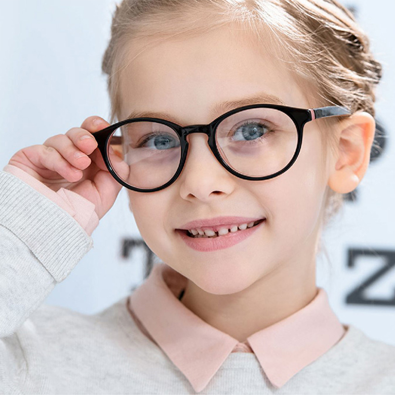 Oktogonalna kružna leća za kontrolu miopije