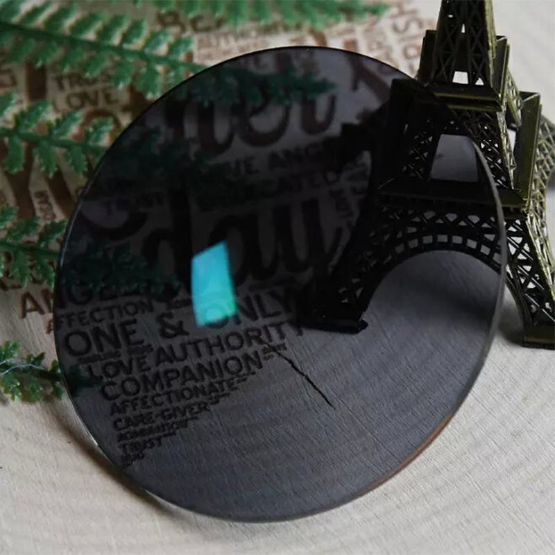 1.60 Polugotova fotokromatska jednovidna leća