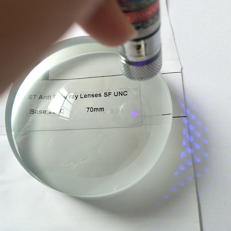 1.67 Polugotova jednovidna leća Blue Block