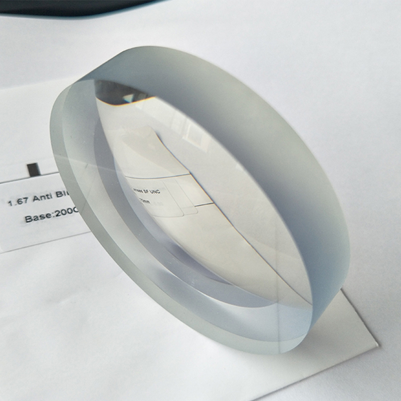 1.67 Polugotova jednovidna leća Blue Block