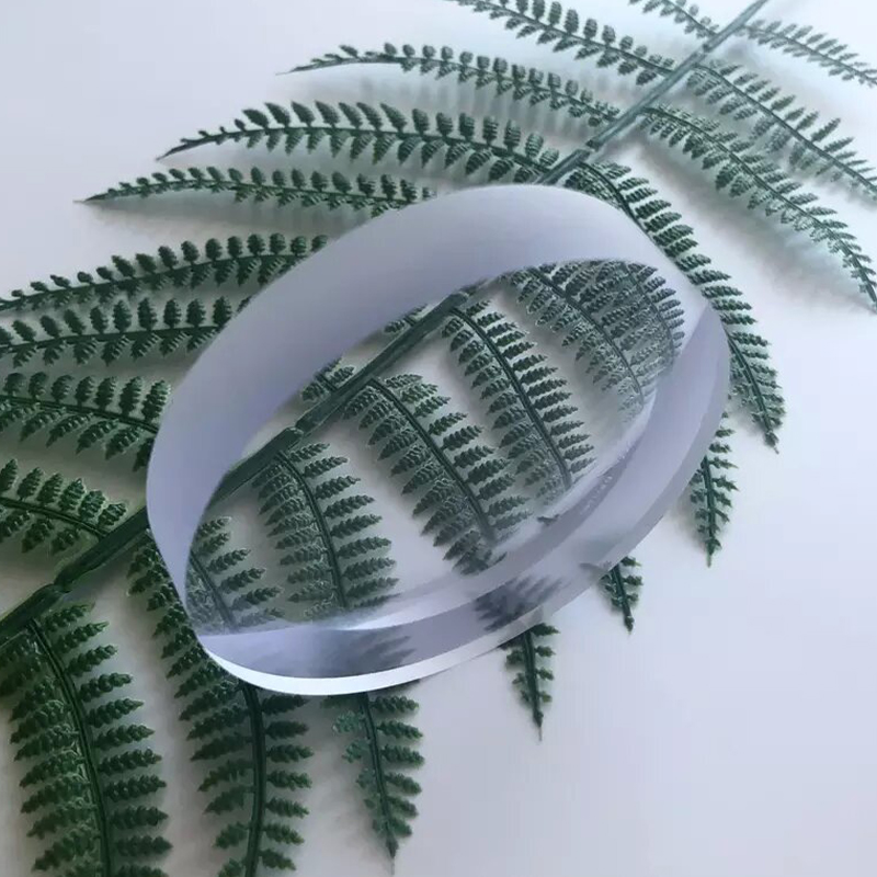 1.67 Polugotova jednovidna leća